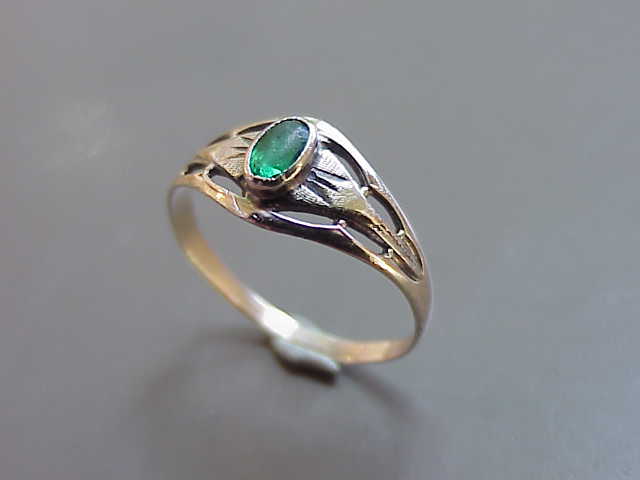 W6817  Vintage   10k Yellow Gold & Emerald Ring   1940s  